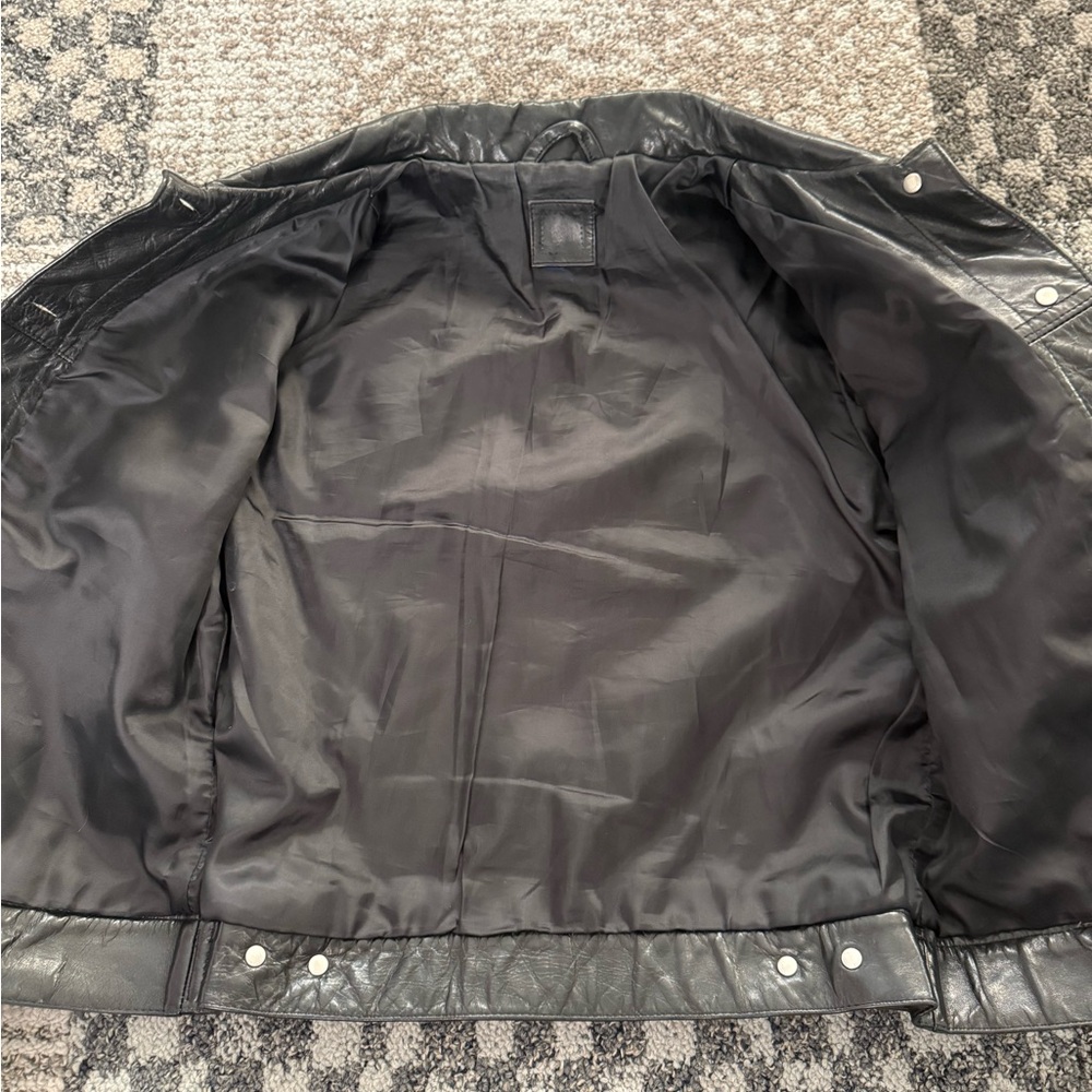 Vintage GAP Women's Black Leather Jacket - Picture 8 of 8